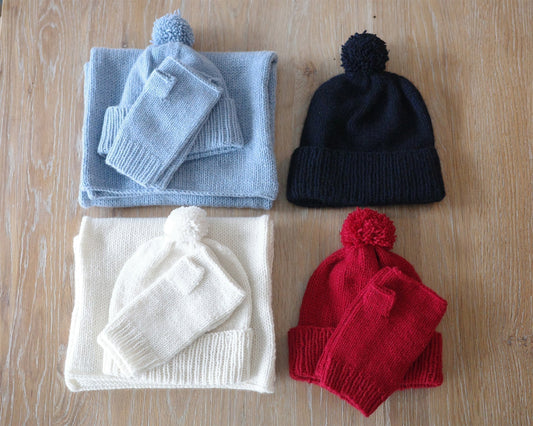 Kit / cashmereの小物でコーディネート